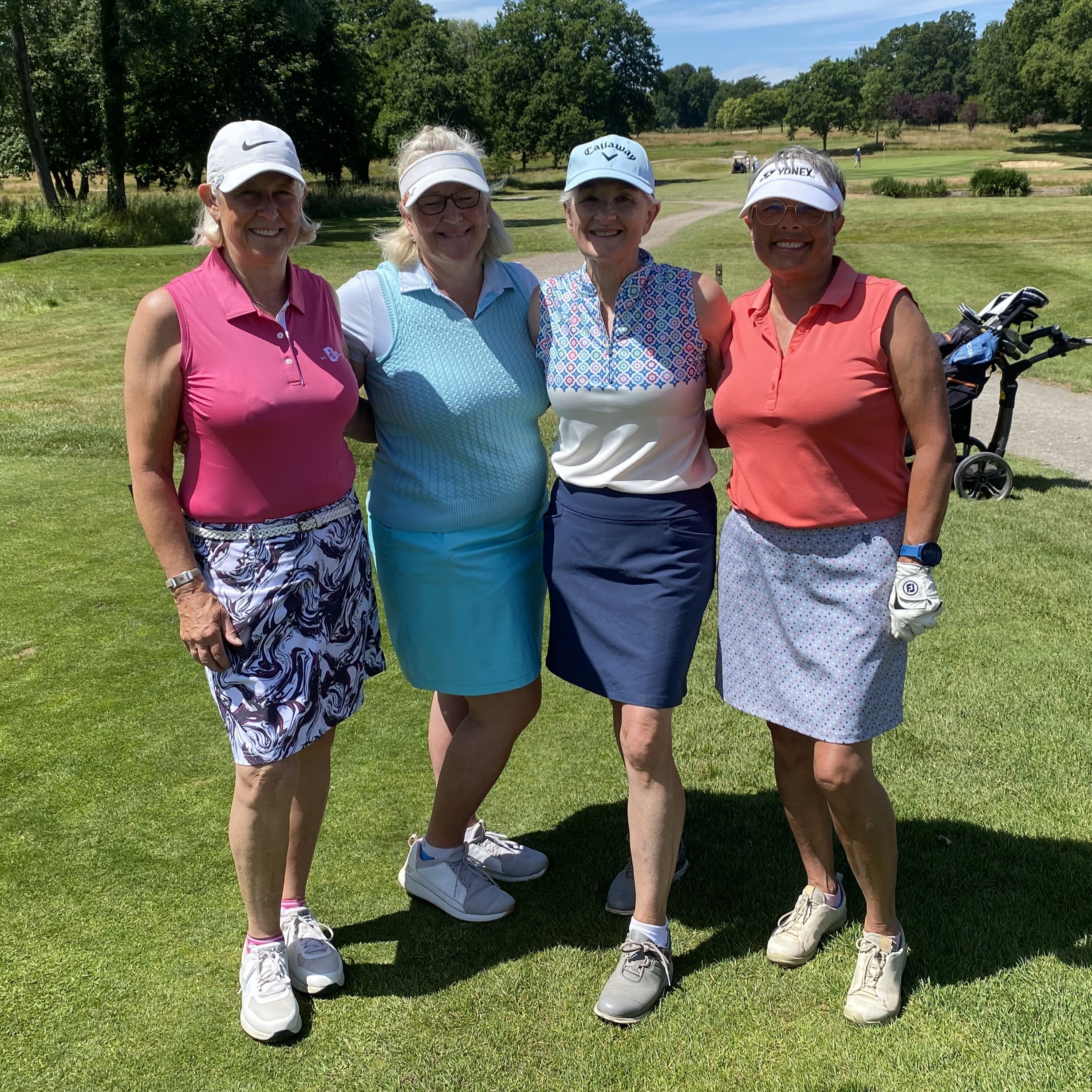 Women Get into Golf 2 Women Get into Golf 2