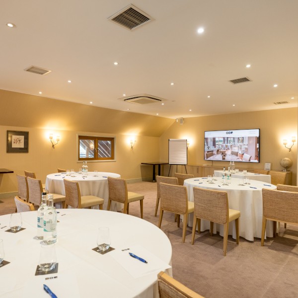 Windlesham-golf-club-lutine-suite-conference